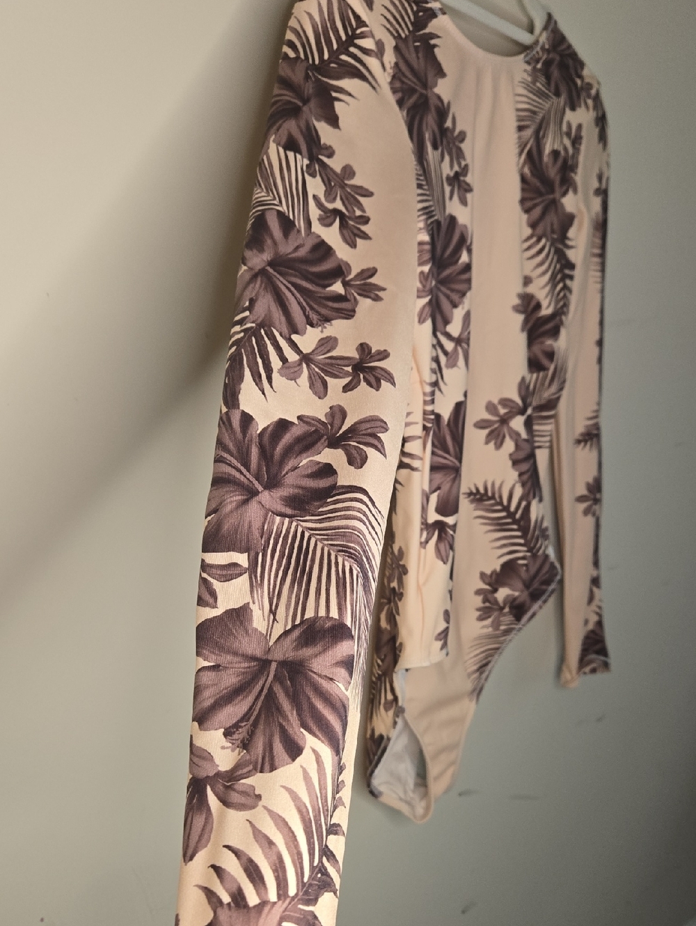 Hurley Tropical Peach Floral One Piece Swimsuit Surfcore Coastal Beachy Large - Picture 4 of 9